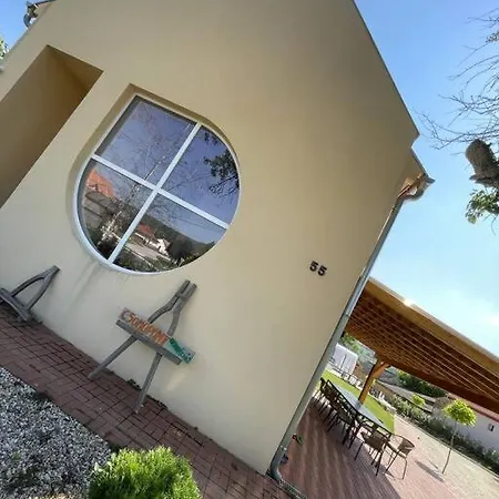 Csomopont Csaladi Vendeghaz Apartament *