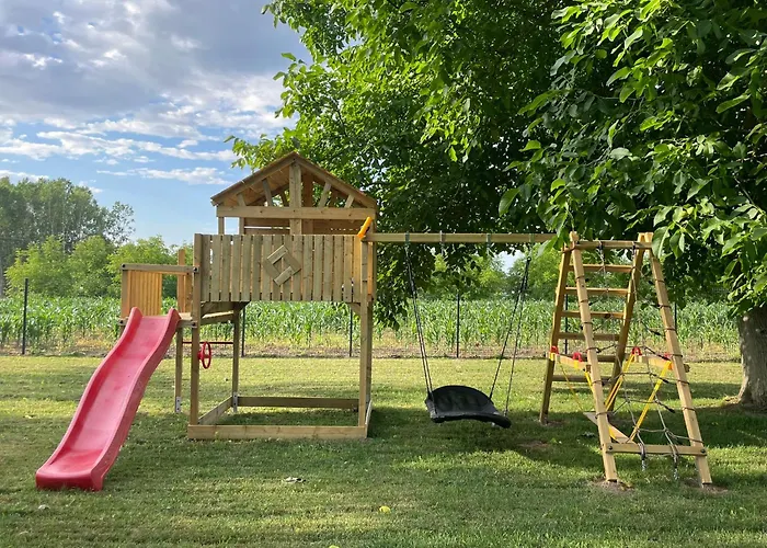 Csomopont Csaladi Vendeghaz Διαμέρισμα *